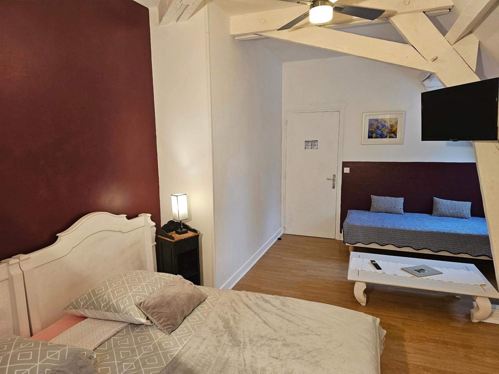 La Demeure Aux Pins Bed and Breakfast Lourdes Buitenkant foto